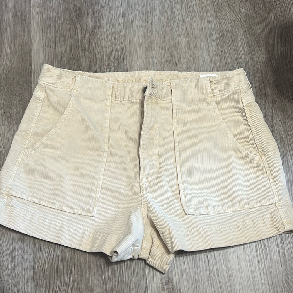 American eagle Corduroy beige shorts